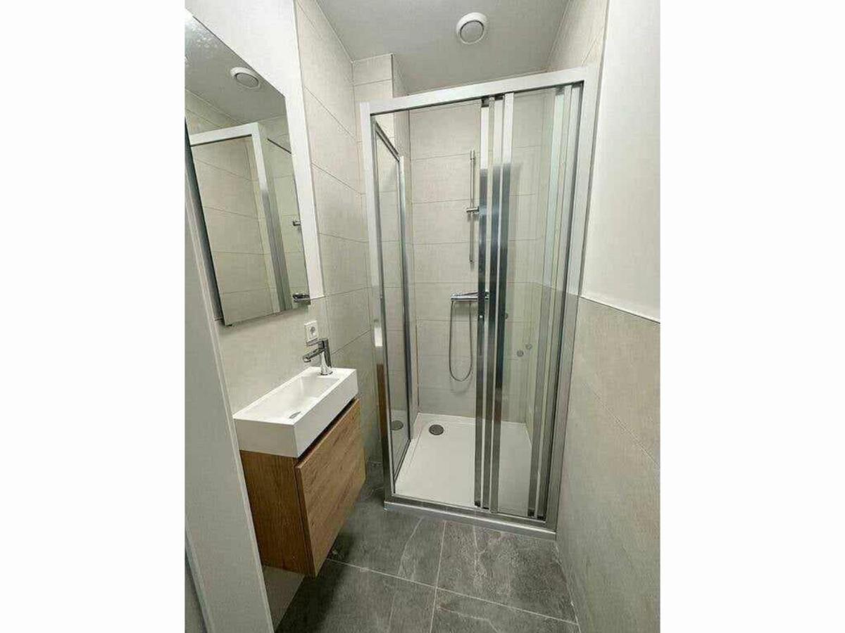 Private Room In The City Centre เอช-ซูร์-อัลแซต ภายนอก รูปภาพ